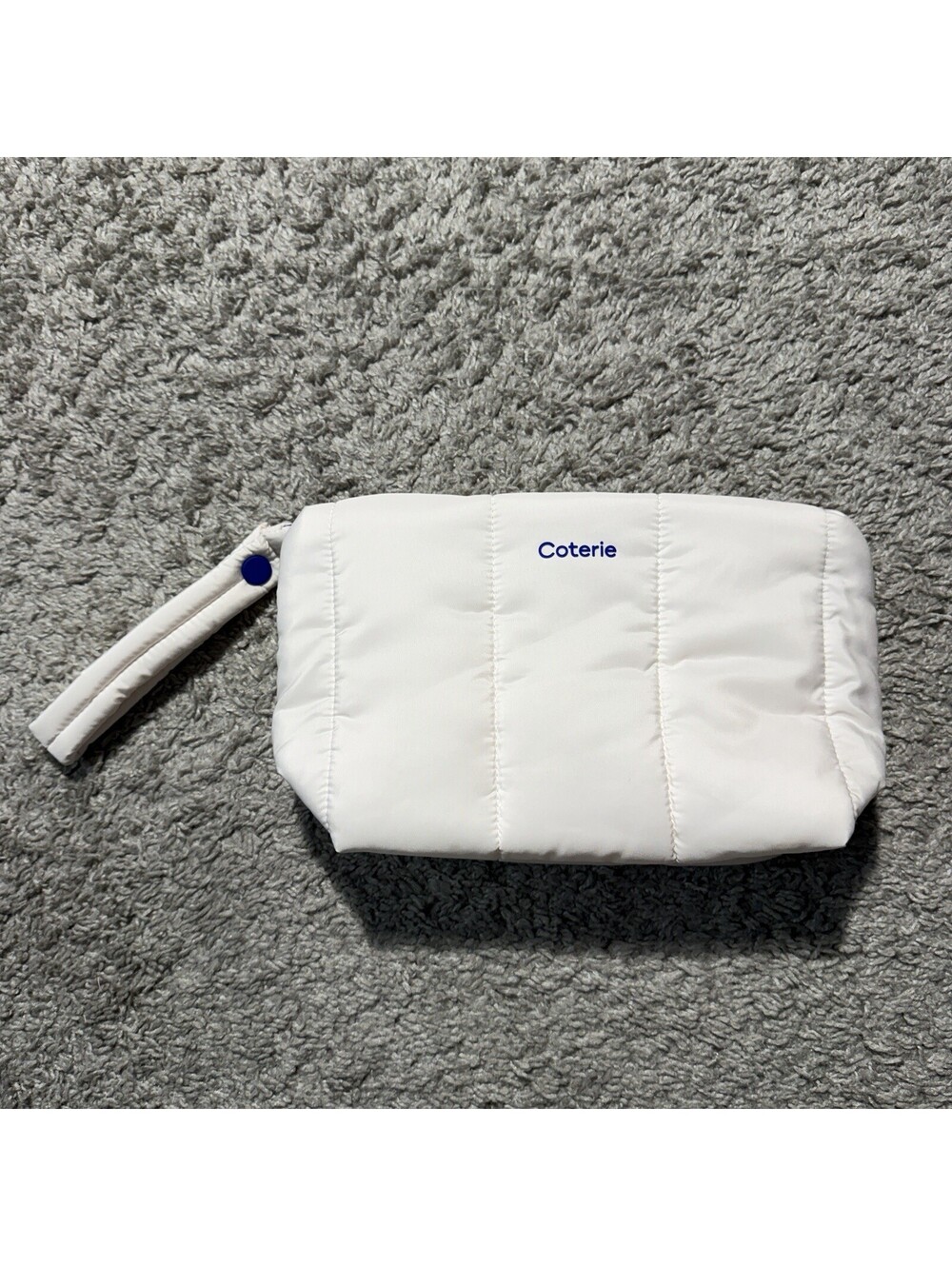 COTERIE CLOUD POUCH BAG DIAPER TRAVELING TOILETRY ZIPPER PUFF WRISTLET WHITE